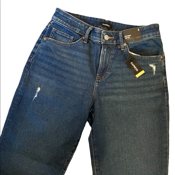 Express NWT Mid-Rise Boyfriend jeans sz 4 - Picture 3 of 5